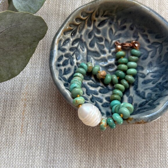 Turquoise Hand Knotted Bracelet with Pearl - Hand Made in Canada - Picture 5 of 7
